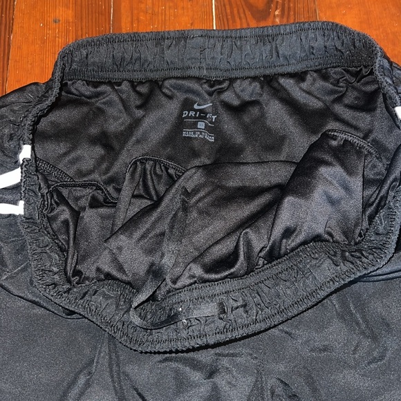 Plus size Nike tempo shorts - Picture 3 of 4